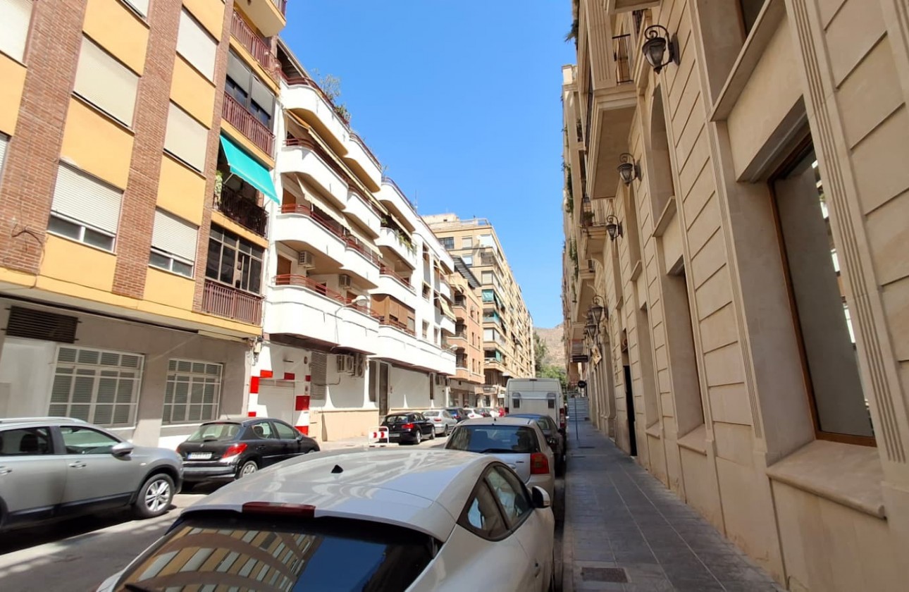Resale - Apartment - Orihuela Costa - Zona Centro