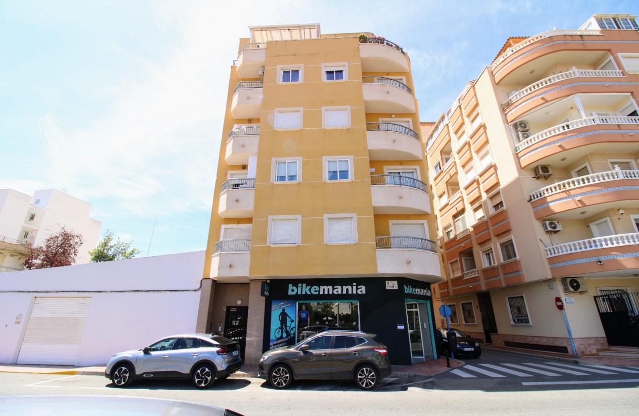 Resale - Apartment - Torrevieja - Acequion