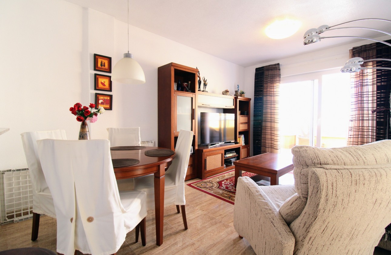 Resale - Apartment - Torrevieja - Acequion