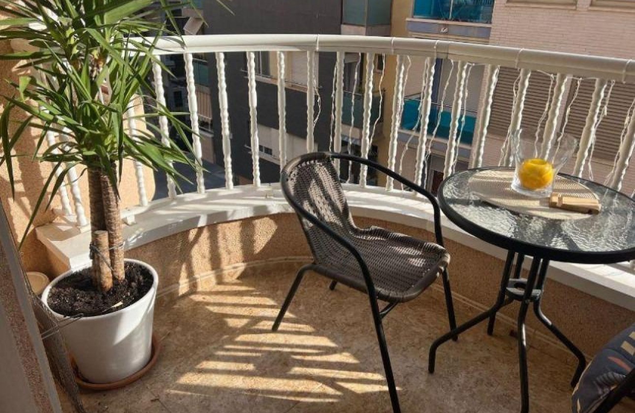 Resale - Apartment - Torrevieja - Acequion