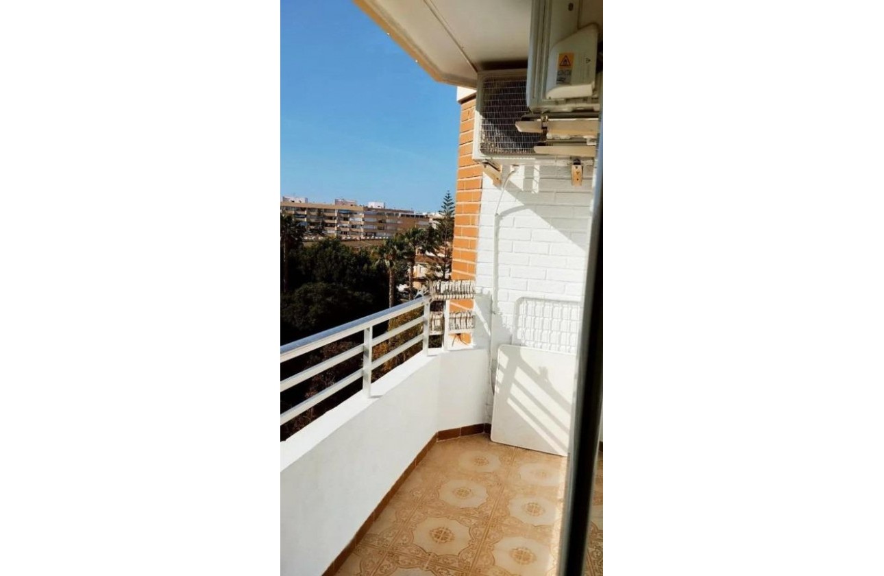 Resale - Apartment - Torrevieja - Acequion