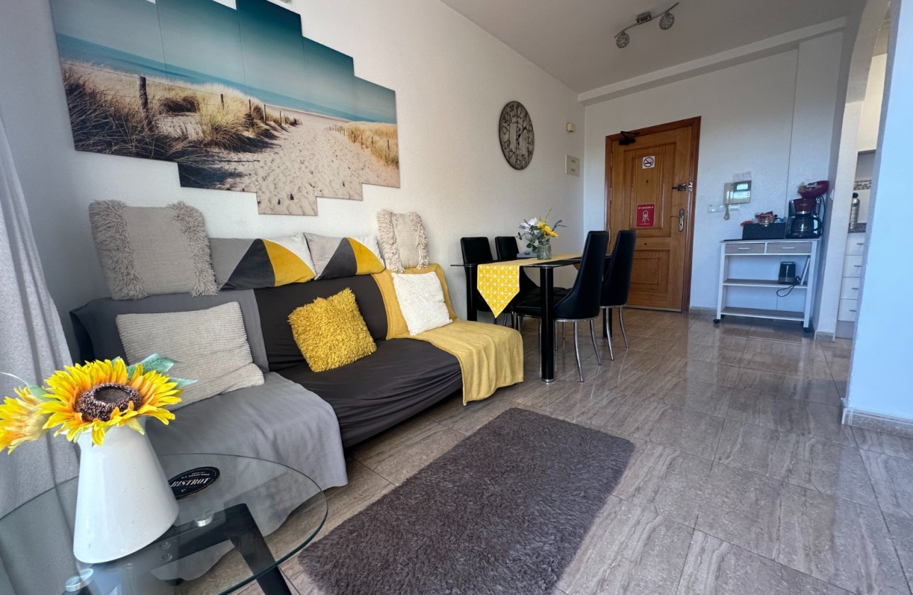 Resale - Apartment - Torrevieja - Acequion