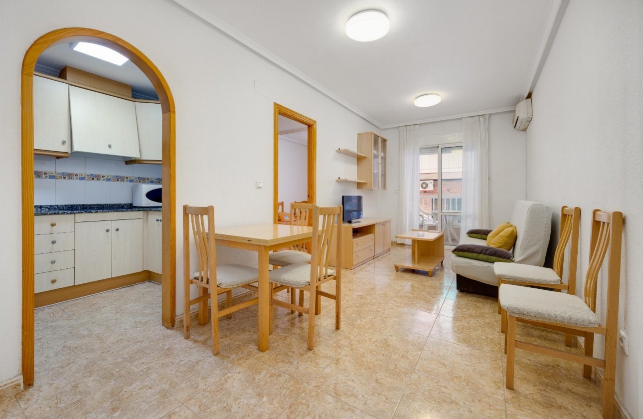 Resale - Apartment - Torrevieja - Acequion