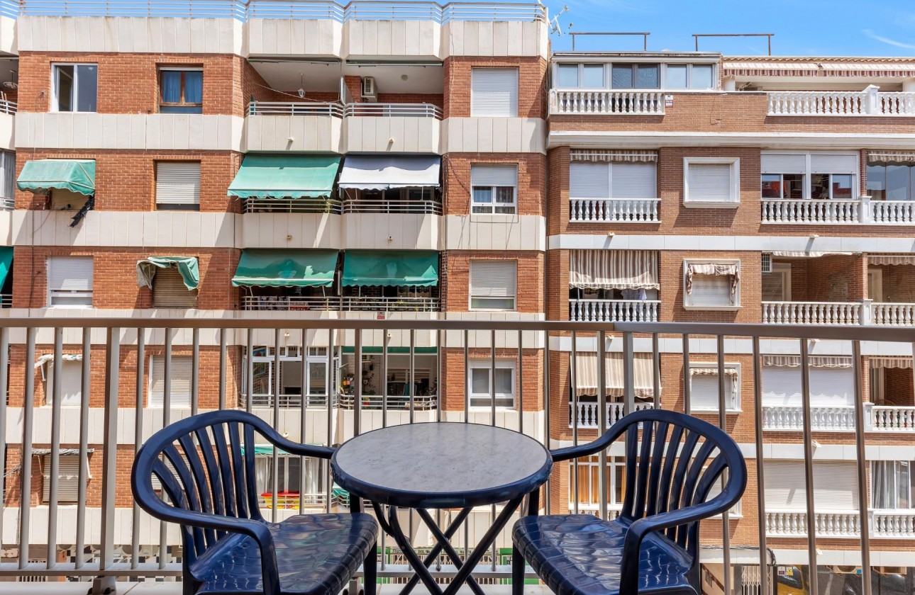 Resale - Apartment - Torrevieja - Acequion