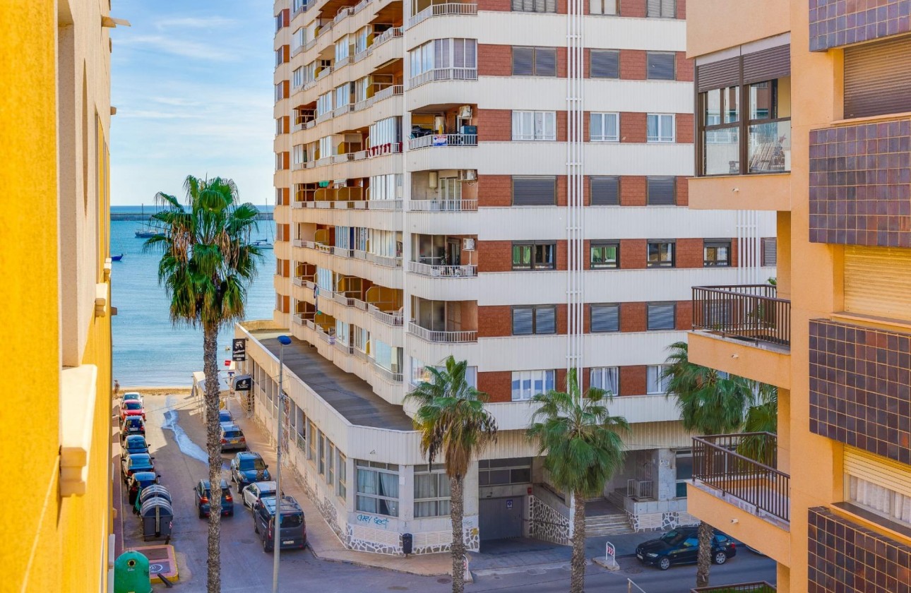 Resale - Apartment - Torrevieja - Acequion