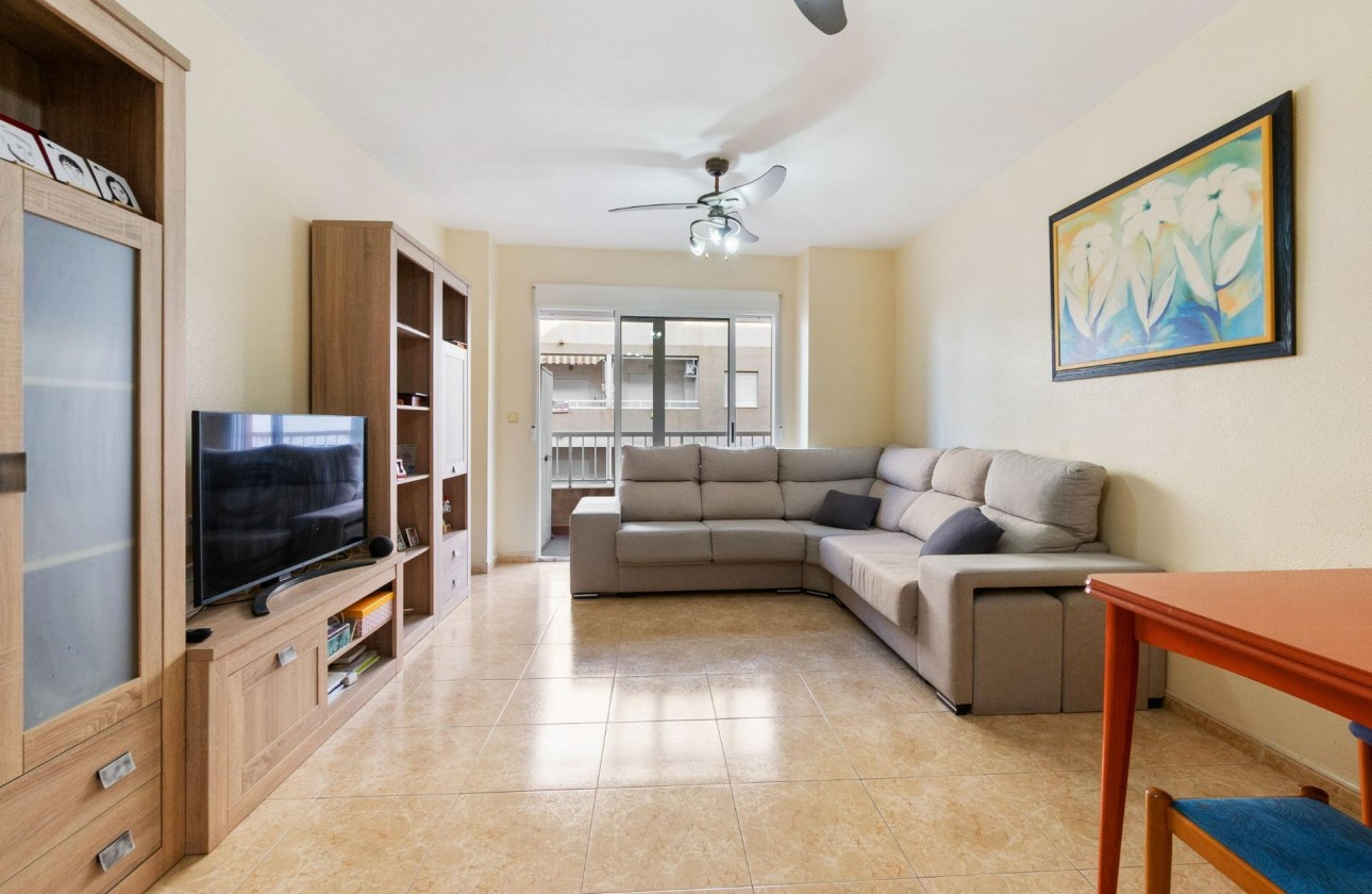 Resale - Apartment - Torrevieja - Acequion