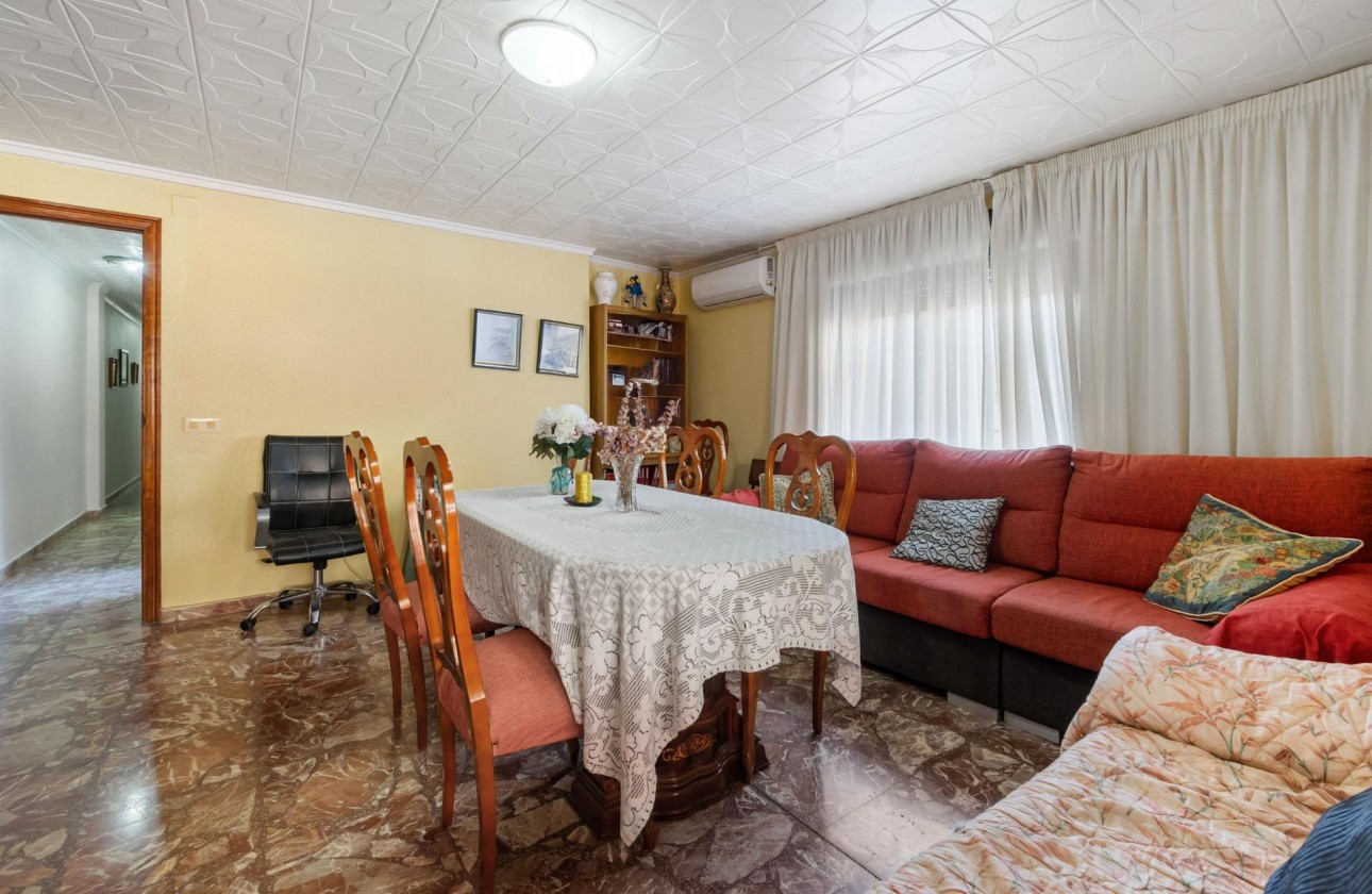 Resale - Apartment - Torrevieja - Acequion