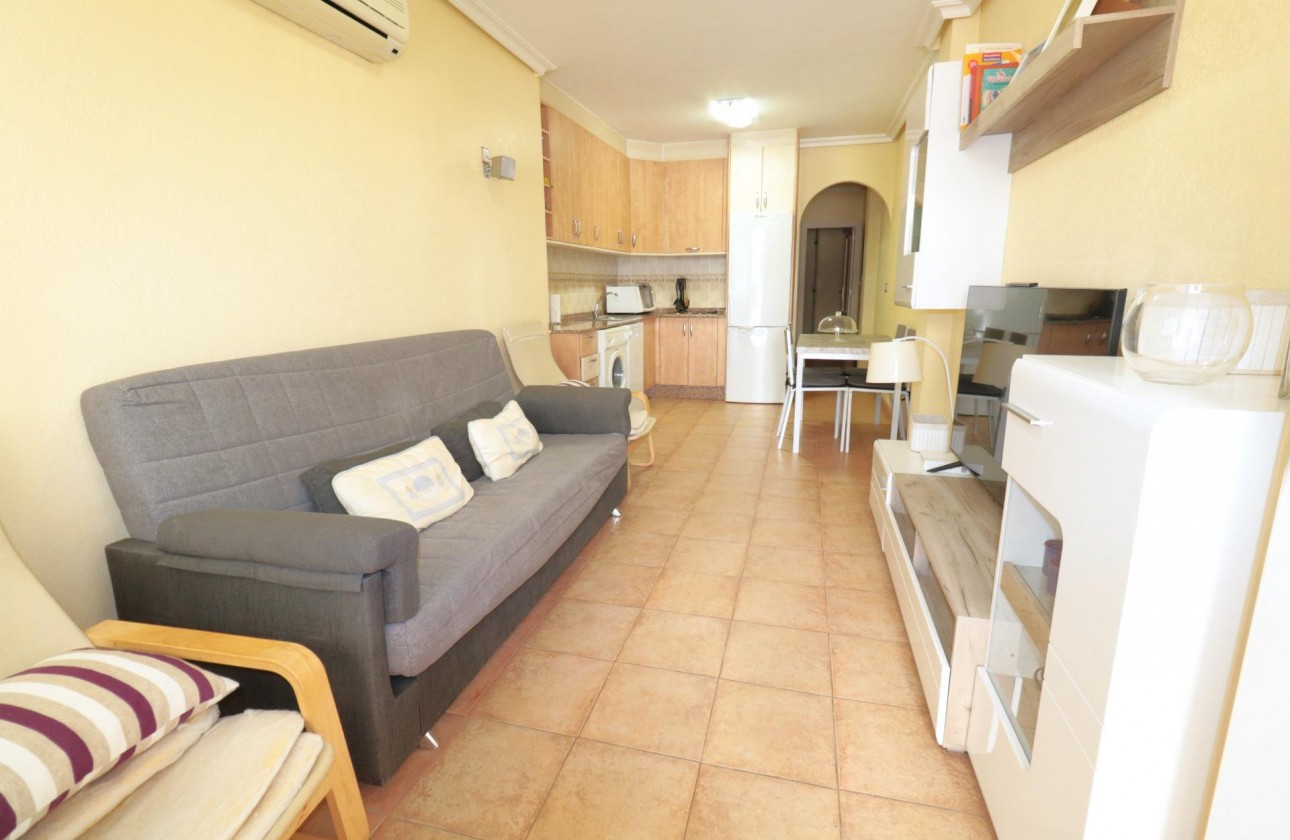 Resale - Apartment - Torrevieja - Acequion