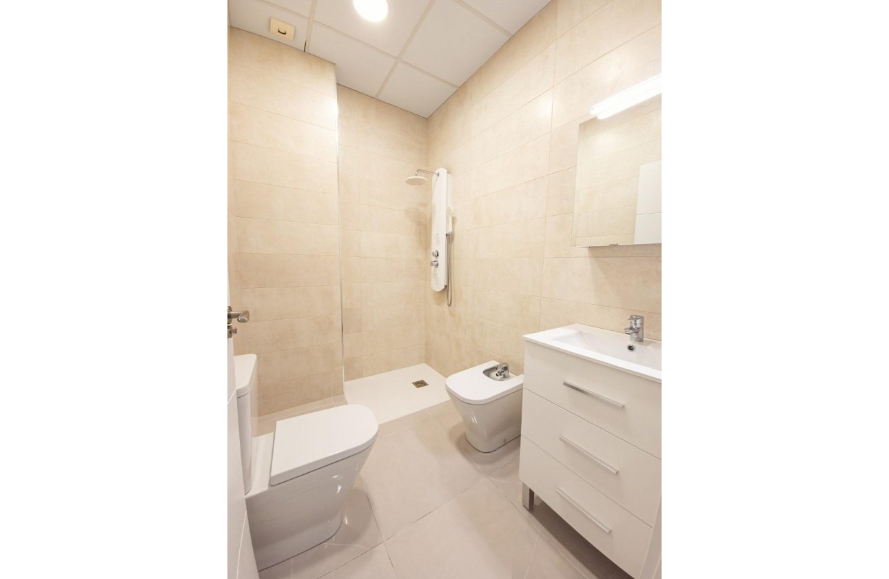 Resale - Apartment - Torrevieja - Acequion