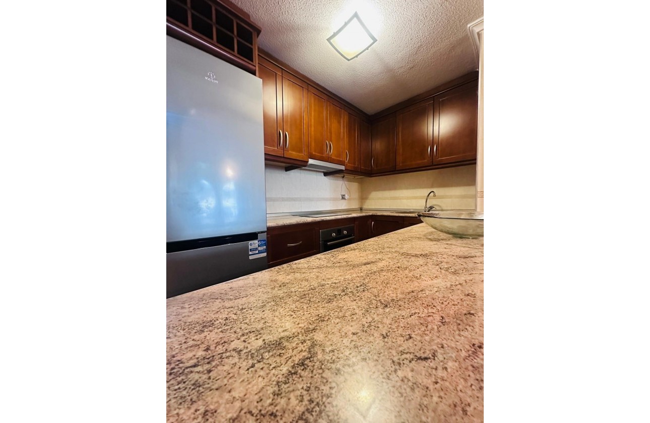 Resale - Apartment - Torrevieja - Acequion