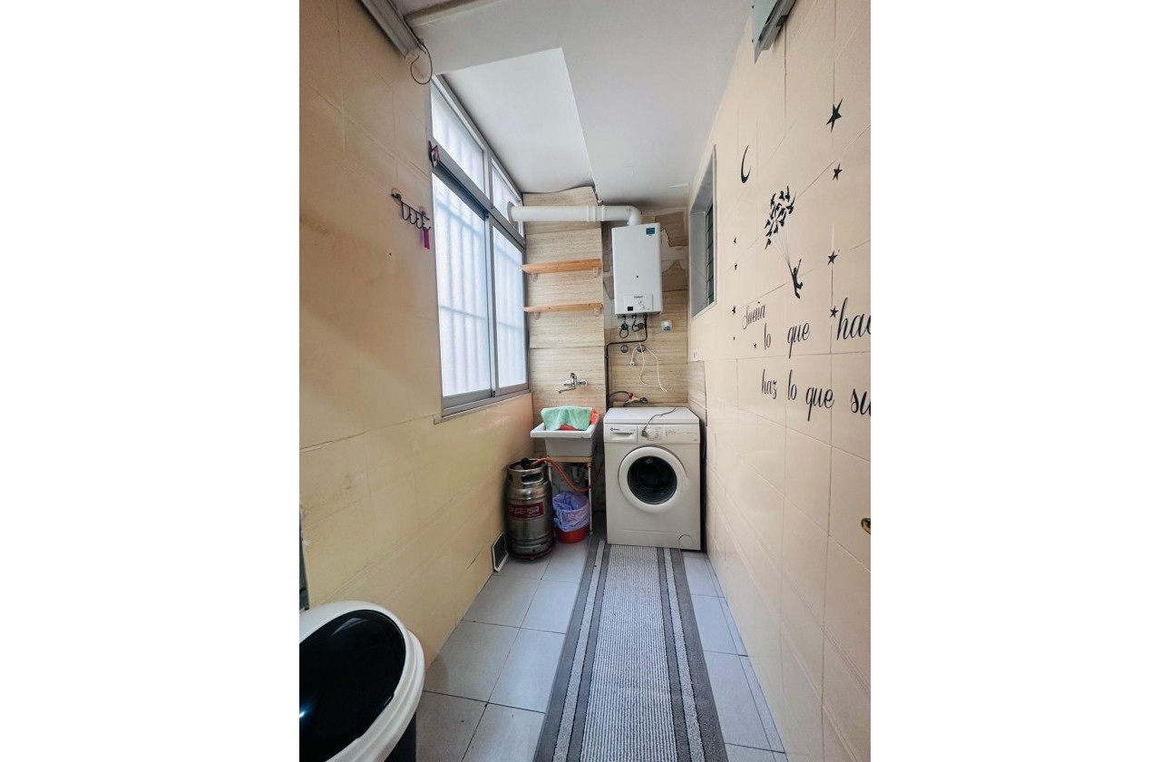 Resale - Apartment - Torrevieja - Acequion