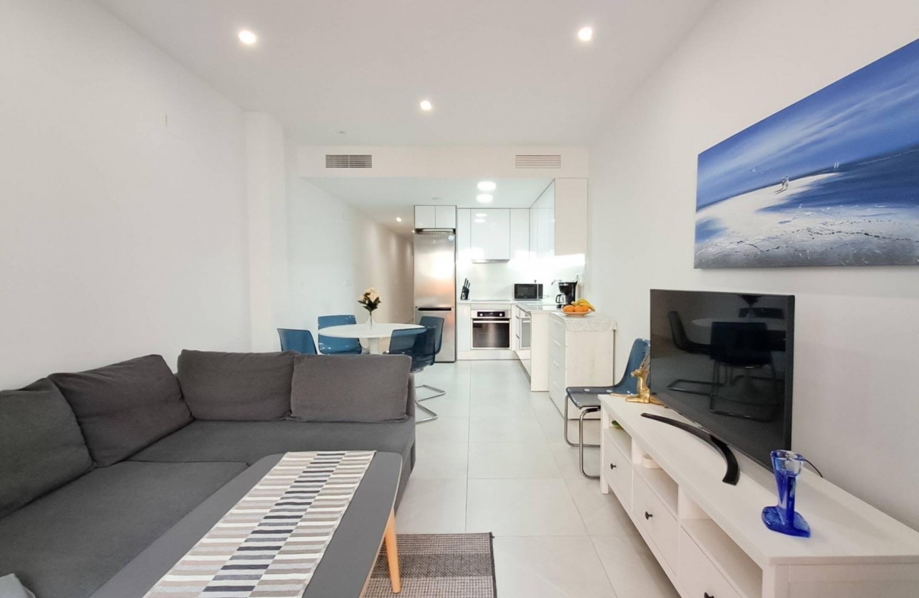 Resale - Apartment - Torrevieja - Acequion