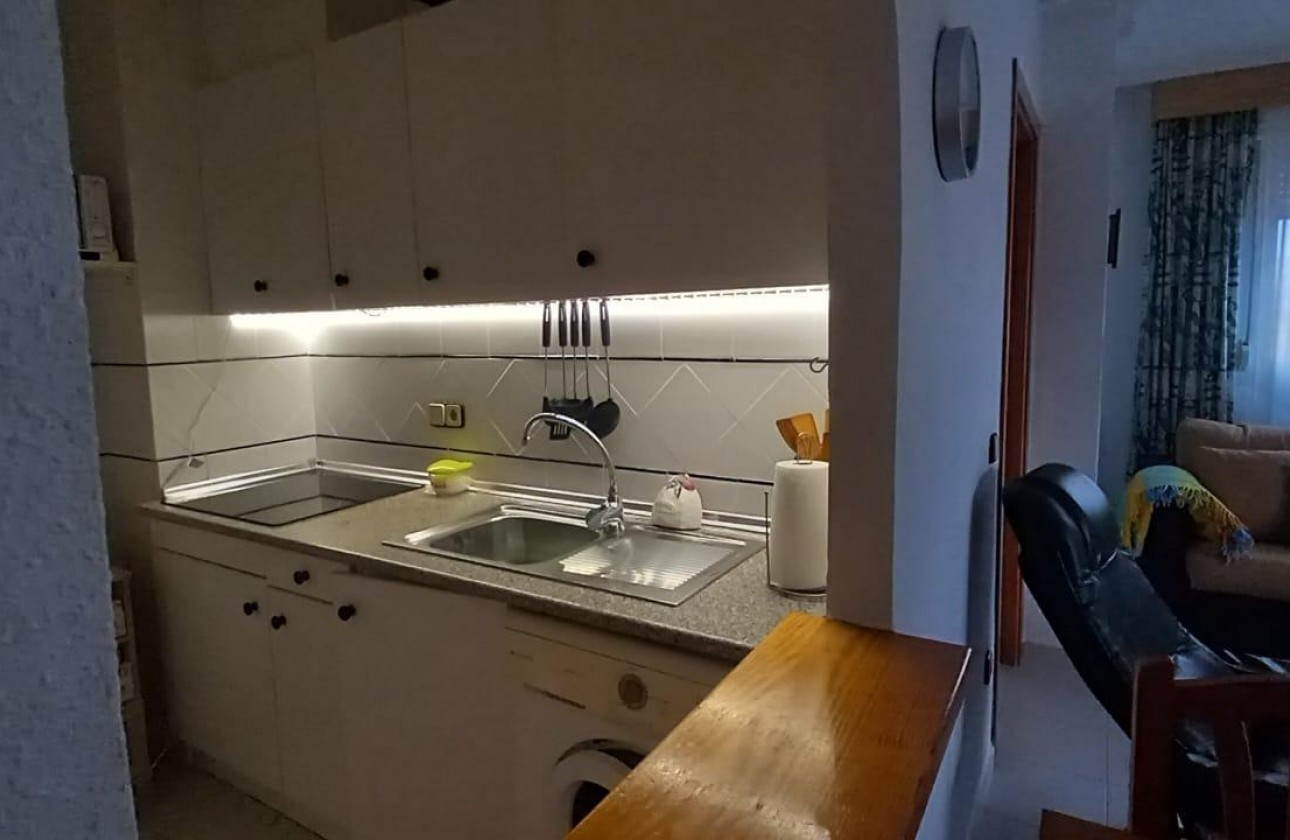 Resale - Apartment - Torrevieja - Acequion