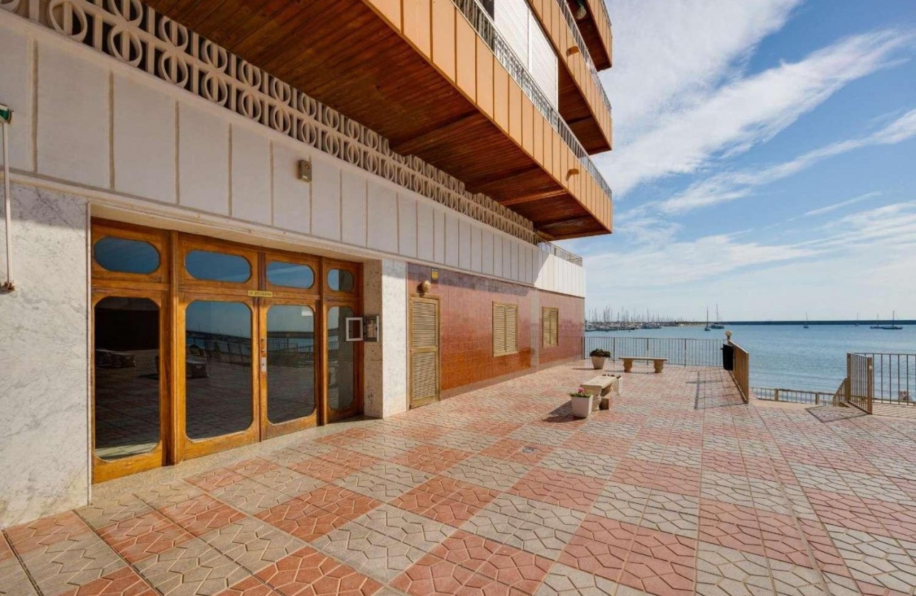 Resale - Apartment - Torrevieja - Acequion