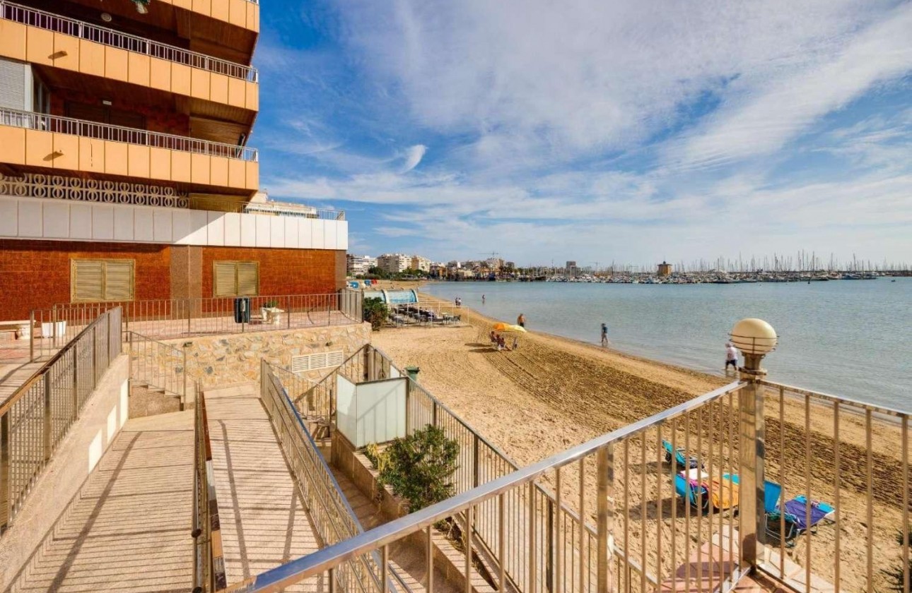 Resale - Apartment - Torrevieja - Acequion