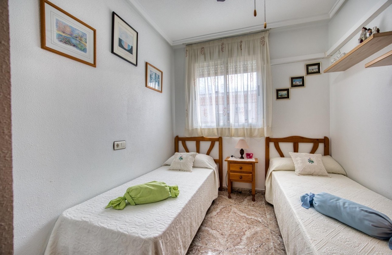 Resale - Apartment - Torrevieja - Acequion