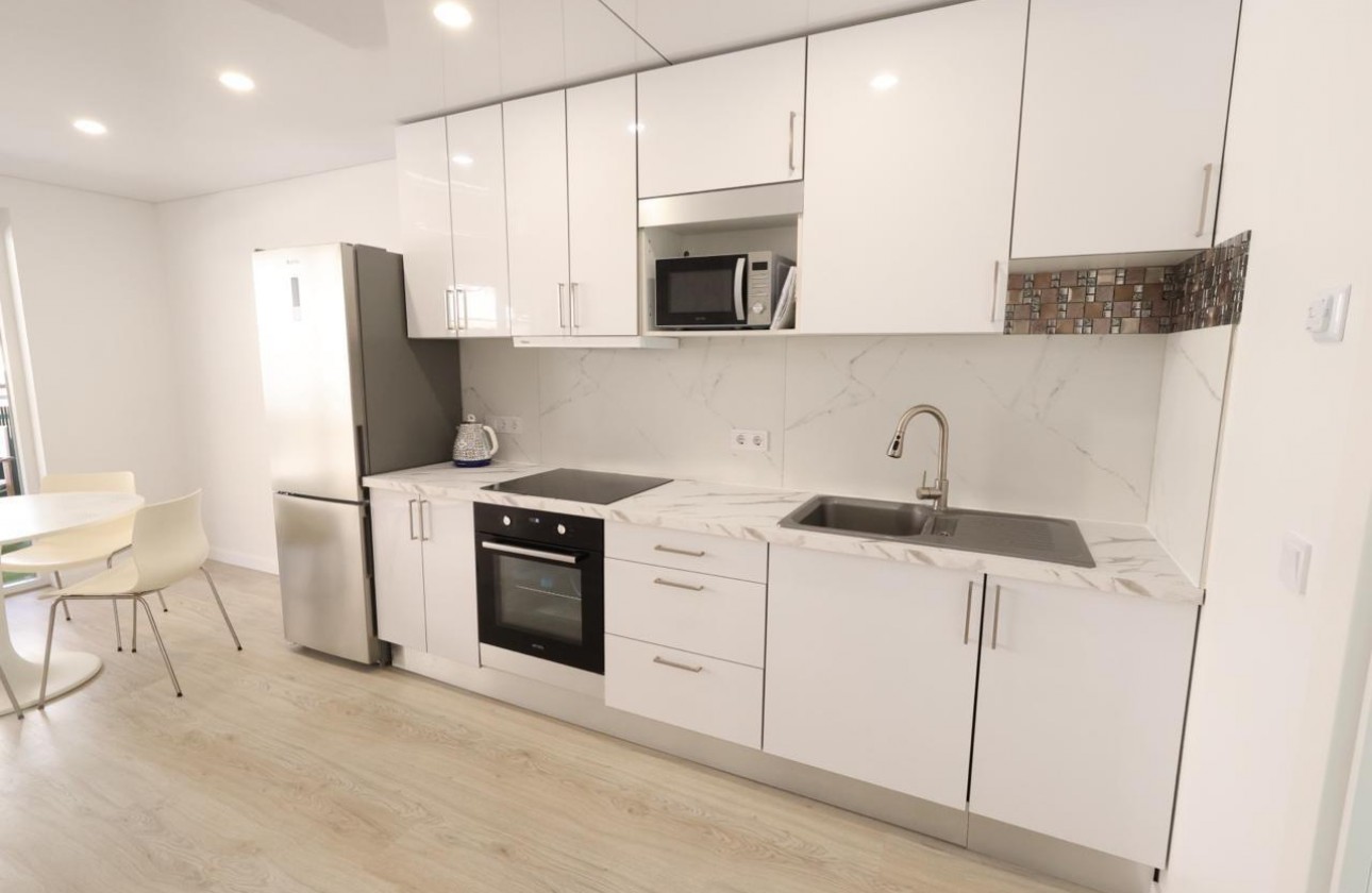 Resale - Apartment - Torrevieja - Acequion