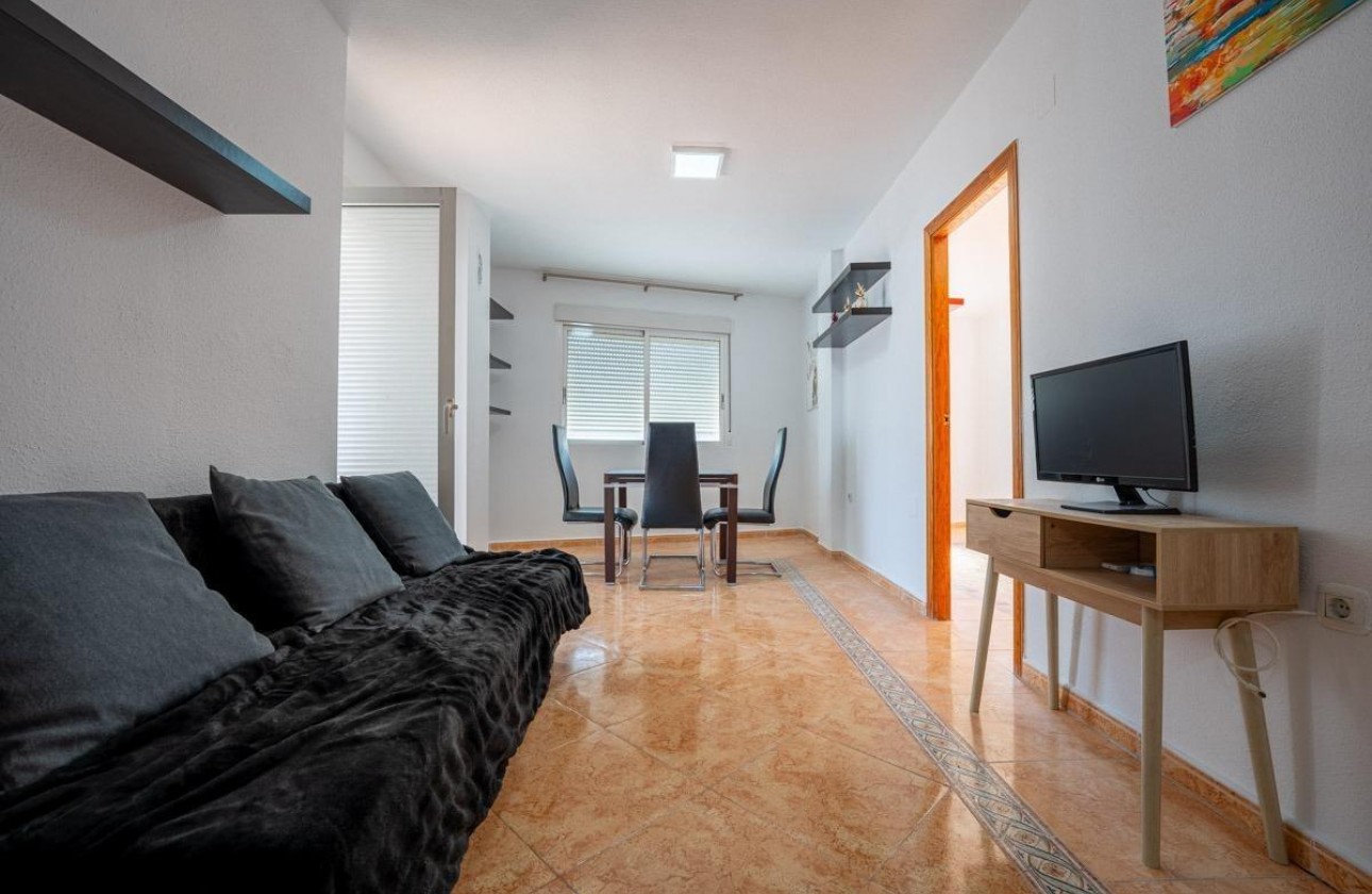 Resale - Apartment - Torrevieja - Aguas nuevas 1
