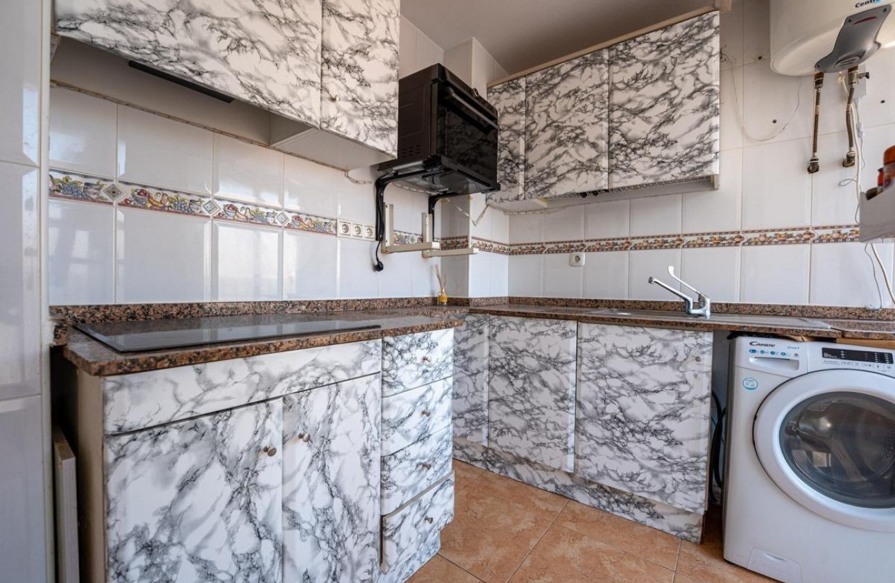 Resale - Apartment - Torrevieja - Aguas nuevas 1