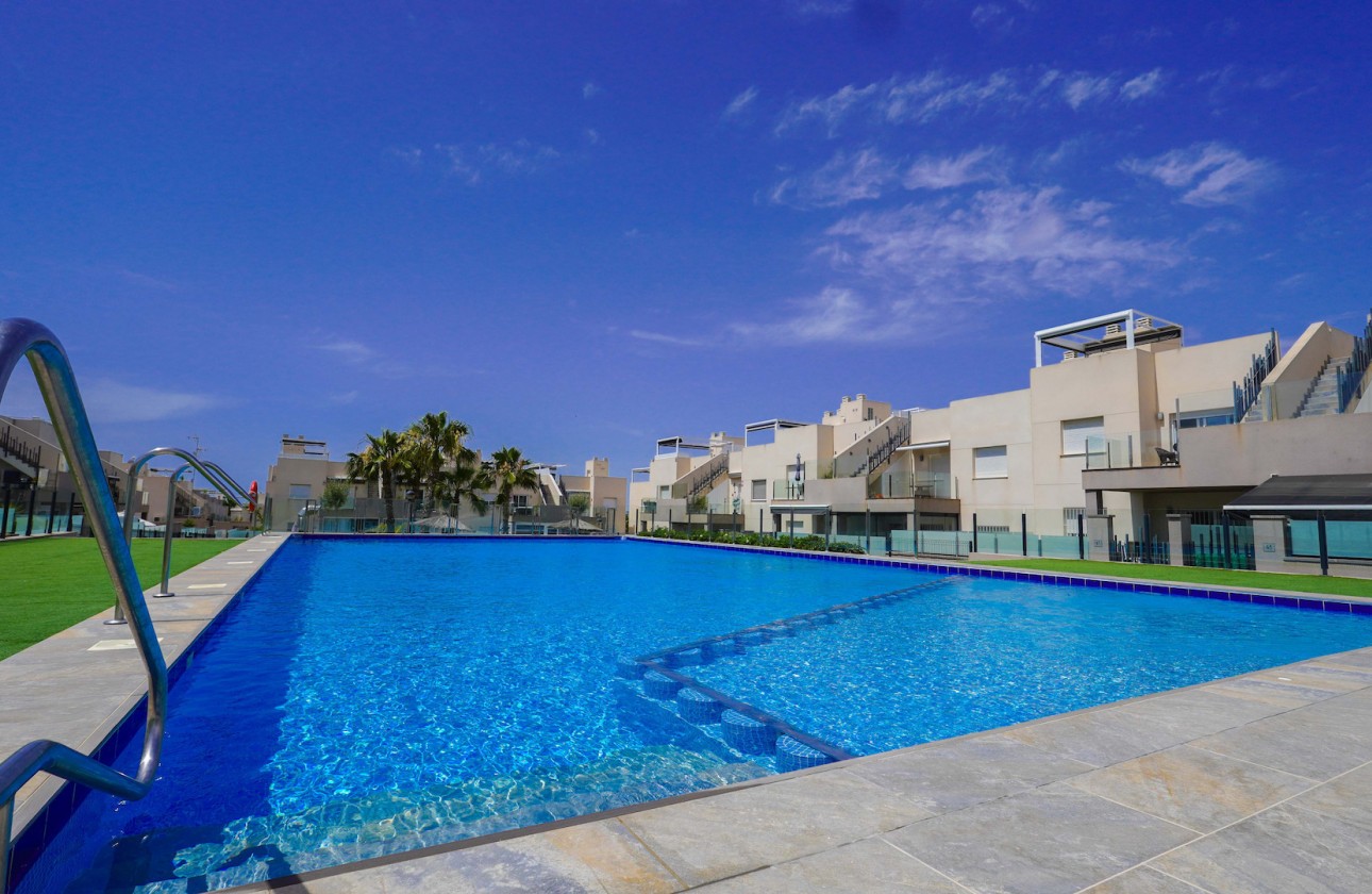 Resale - Apartment - Torrevieja - Aguas nuevas 1