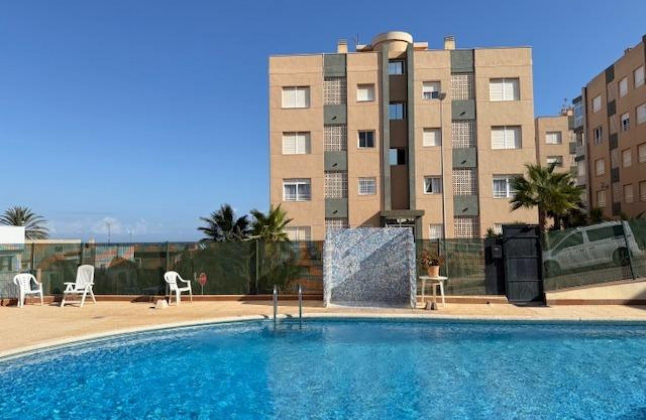 Resale - Apartment - Torrevieja - Cabo cervera