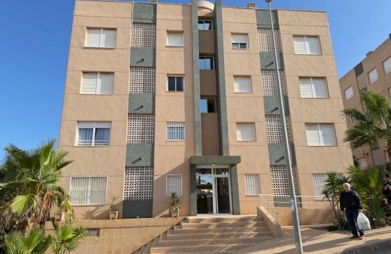 Resale - Apartment - Torrevieja - Cabo cervera