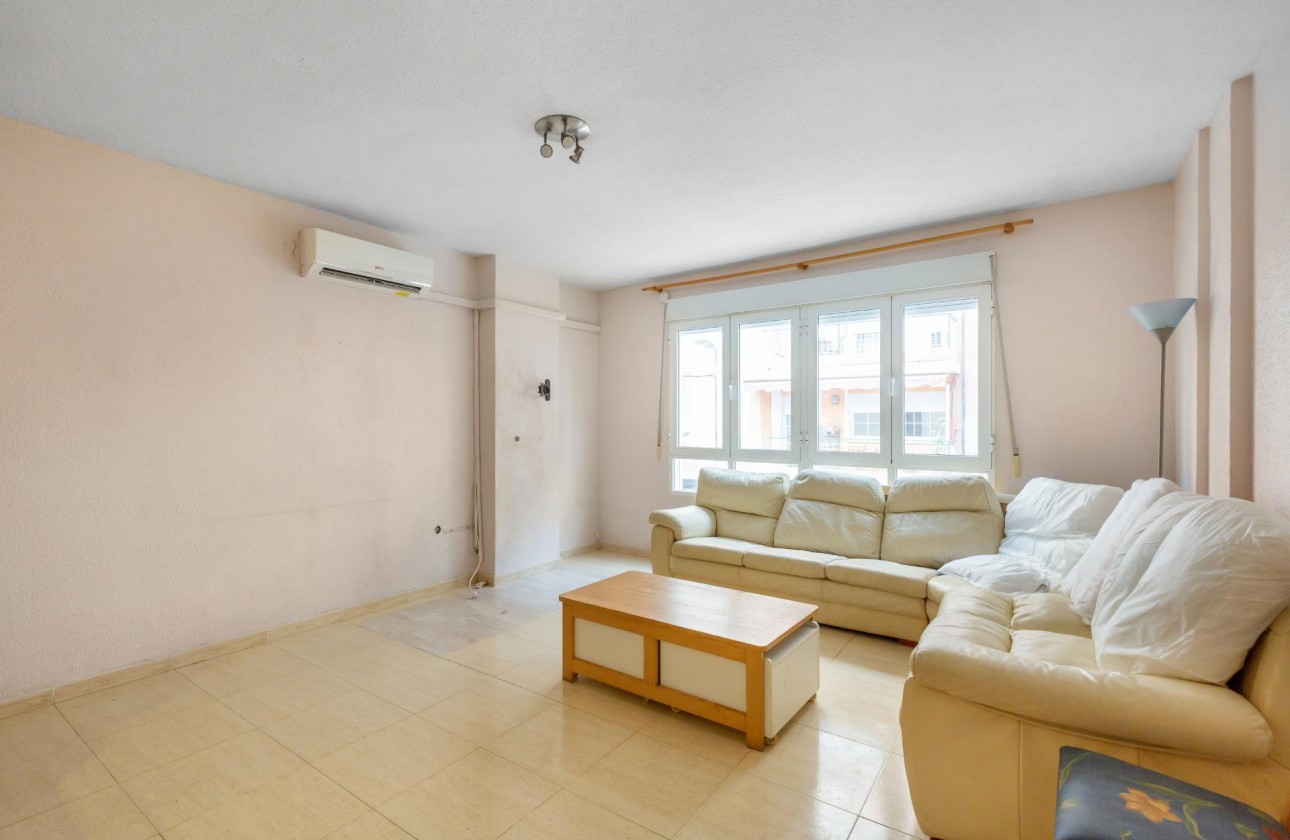 Resale - Apartment - Torrevieja - Centro - Muelle Pesquero