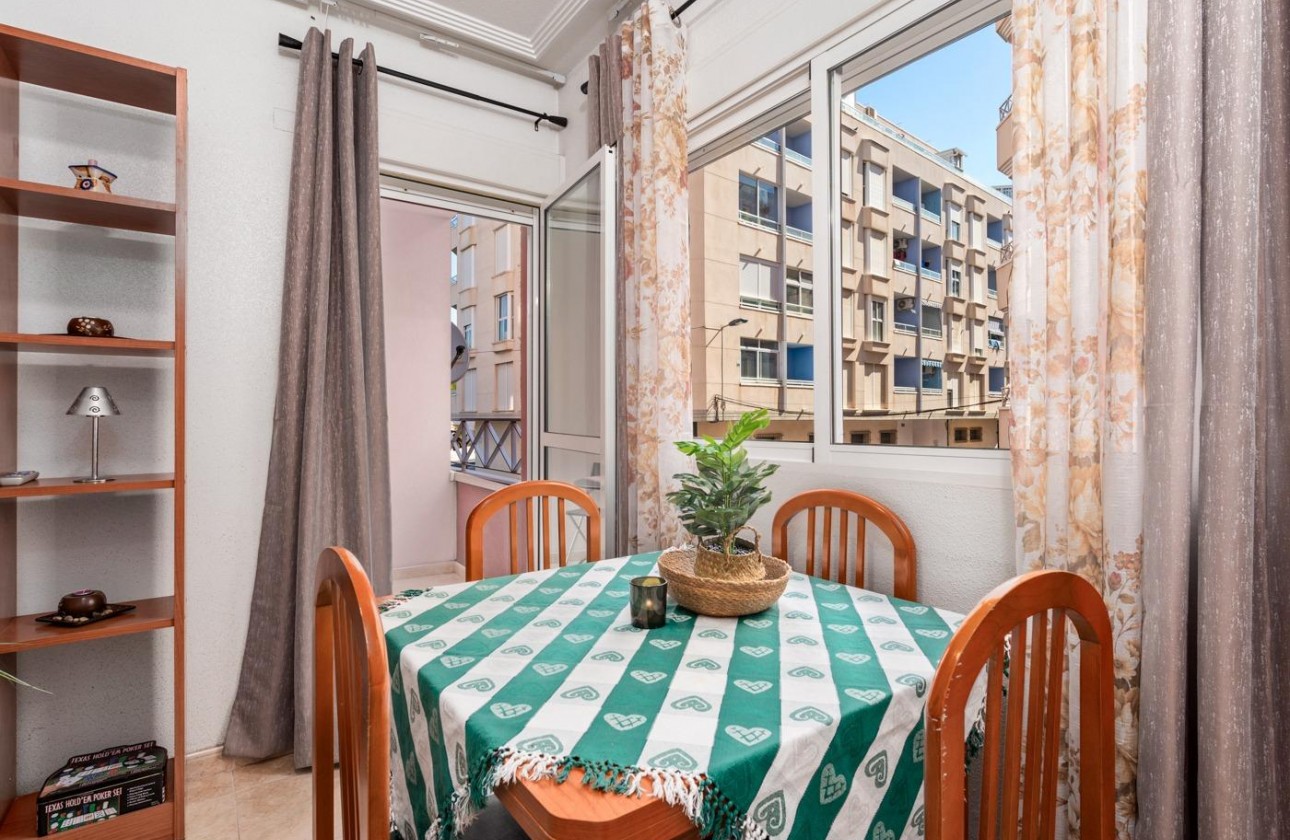 Resale - Apartment - Torrevieja - Centro