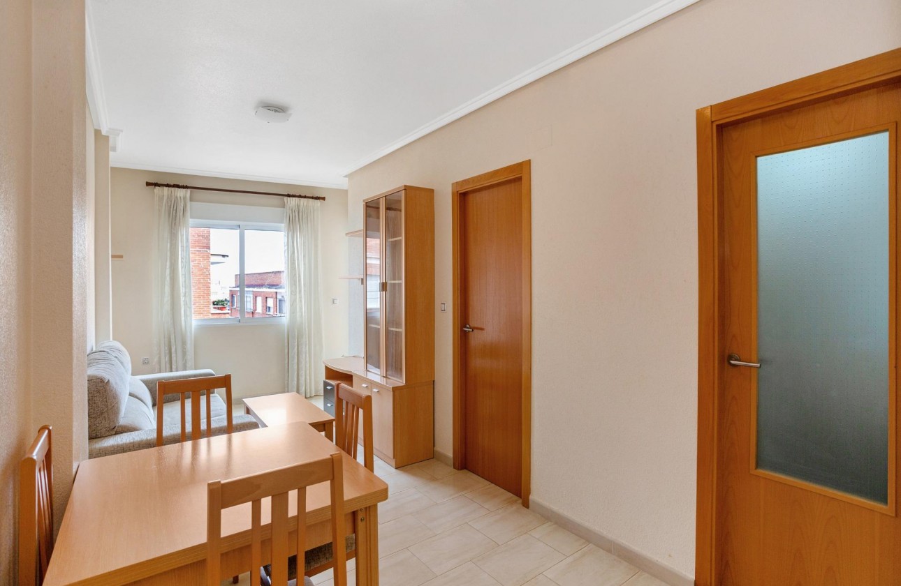 Resale - Apartment - Torrevieja - Centro