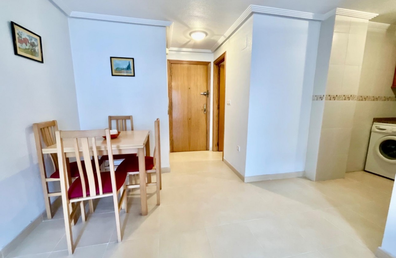 Resale - Apartment - Torrevieja - Centro