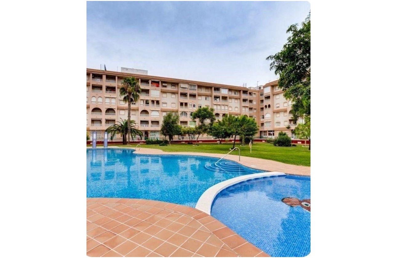 Resale - Apartment - Torrevieja - Centro