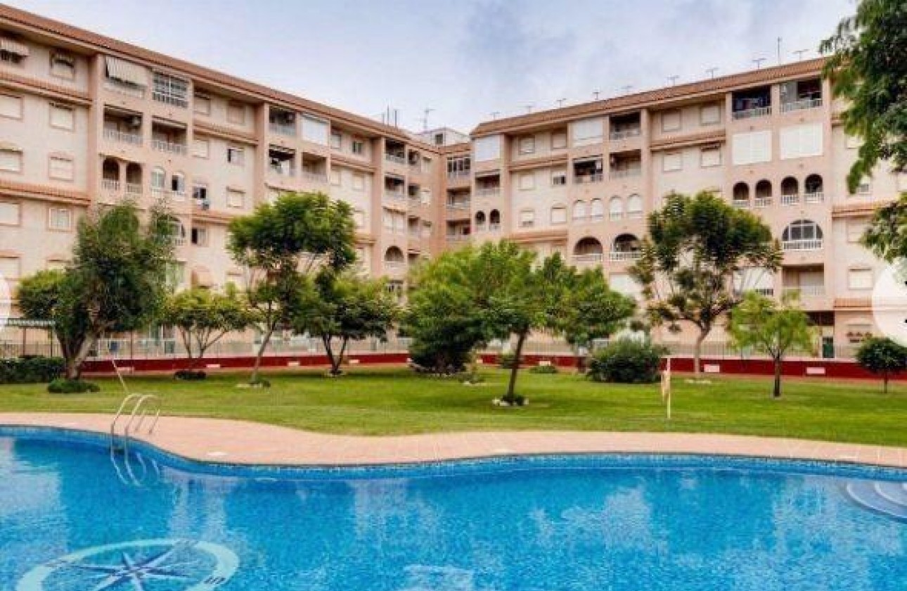 Resale - Apartment - Torrevieja - Centro