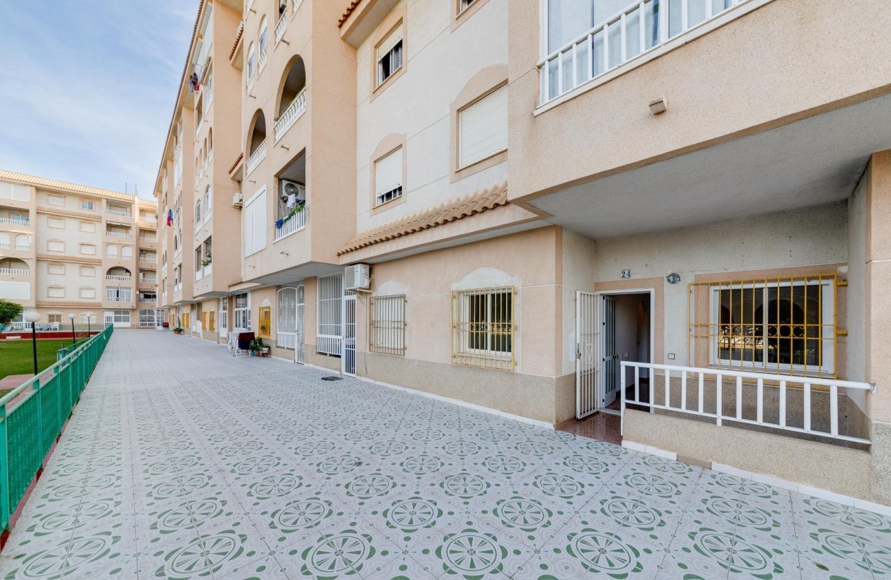 Resale - Apartment - Torrevieja - Centro