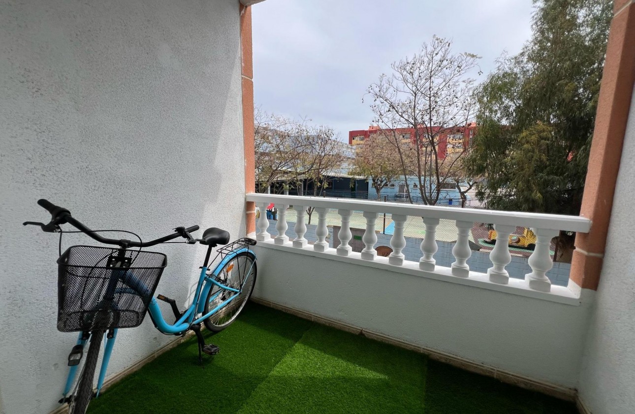 Resale - Apartment - Torrevieja - Centro