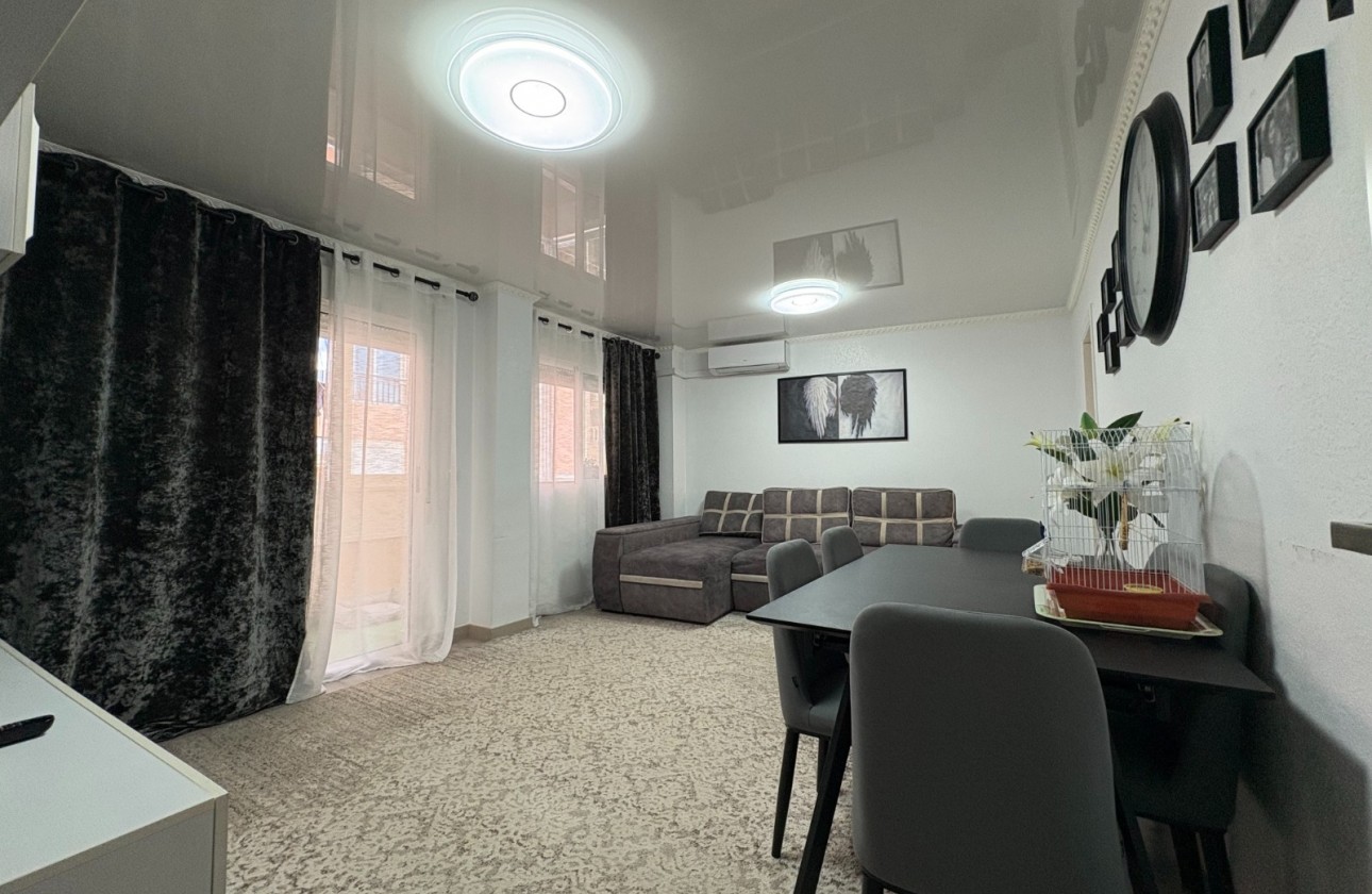 Resale - Apartment - Torrevieja - Centro