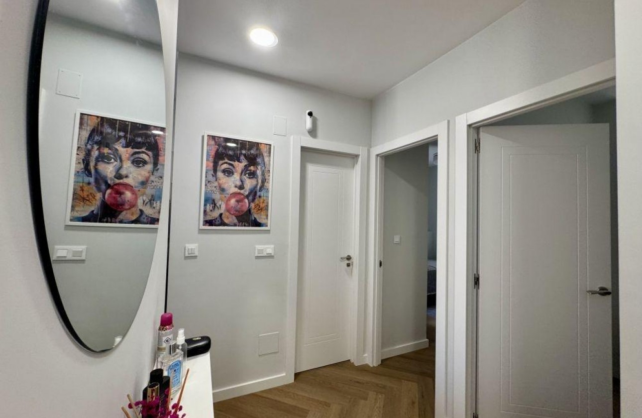 Resale - Apartment - Torrevieja - Centro