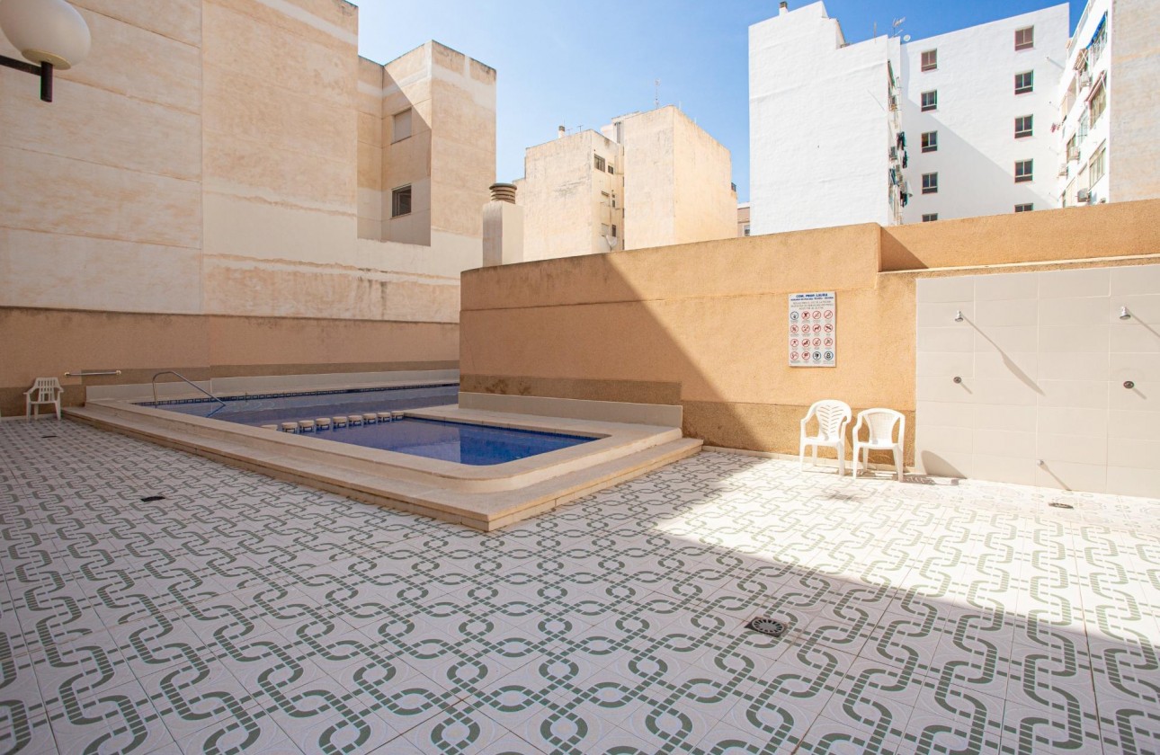 Resale - Apartment - Torrevieja - Centro