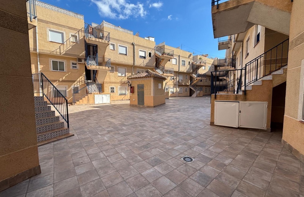 Resale - Apartment - Torrevieja - Centro