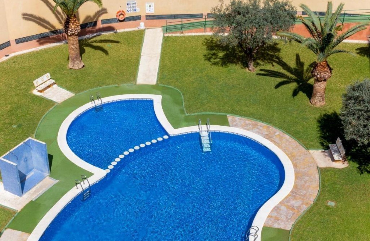 Resale - Apartment - Torrevieja - Centro