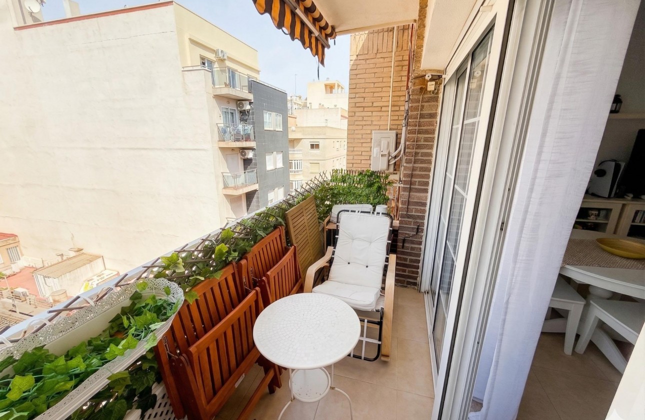 Resale - Apartment - Torrevieja - Centro