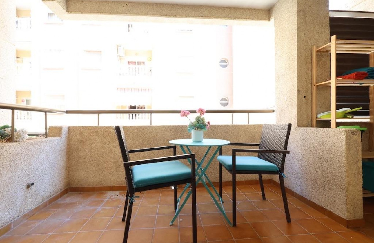 Resale - Apartment - Torrevieja - Centro