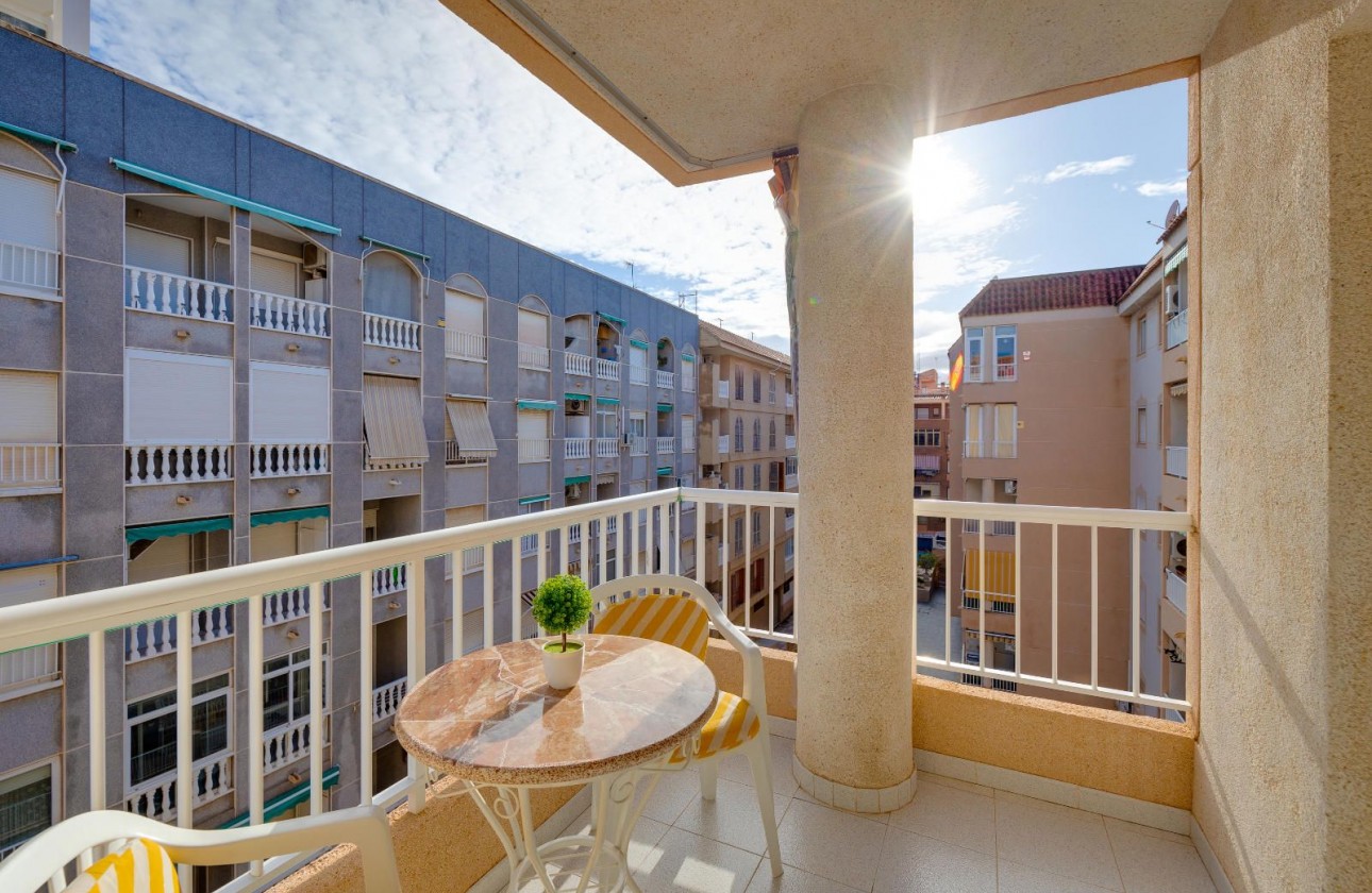 Resale - Apartment - Torrevieja - El Acequión - Los Náufragos