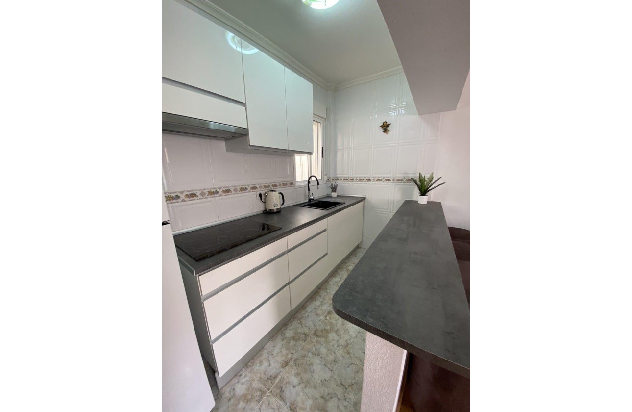 Resale - Apartment - Torrevieja - Estacion de autobuses