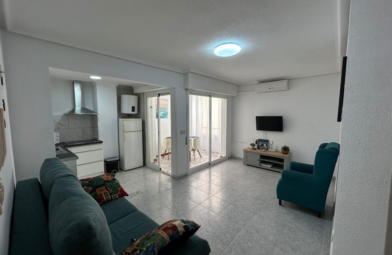 Resale - Apartment - Torrevieja - Estacion de autobuses