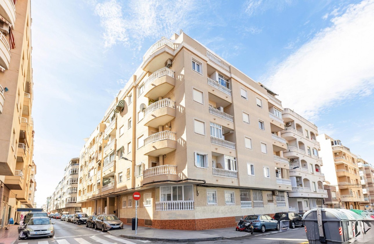 Resale - Apartment - Torrevieja - Estacion de autobuses