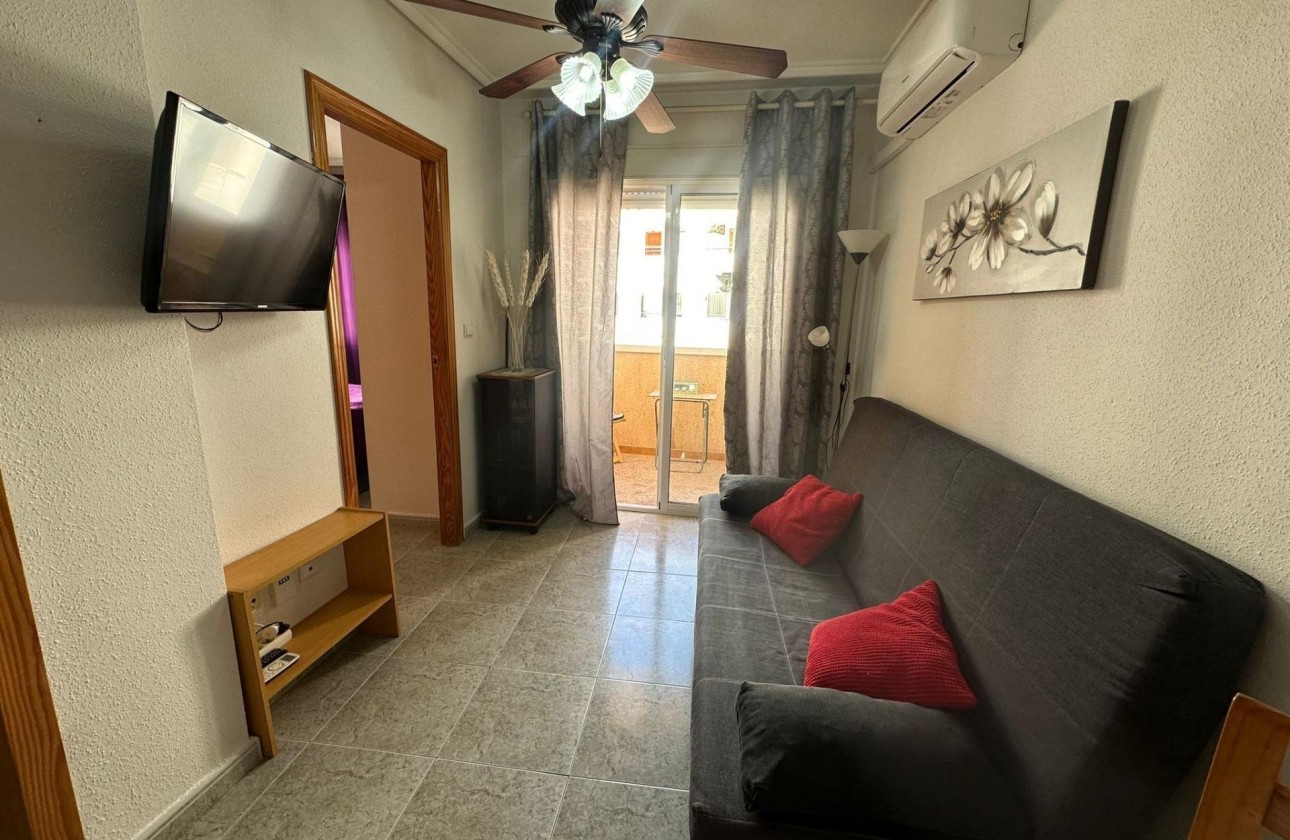 Resale - Apartment - Torrevieja - Estacion de autobuses