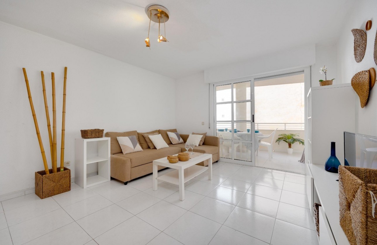 Resale - Apartment - Torrevieja - Estacion de autobuses