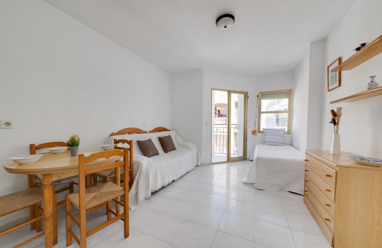 Resale - Apartment - Torrevieja - Estacion de autobuses