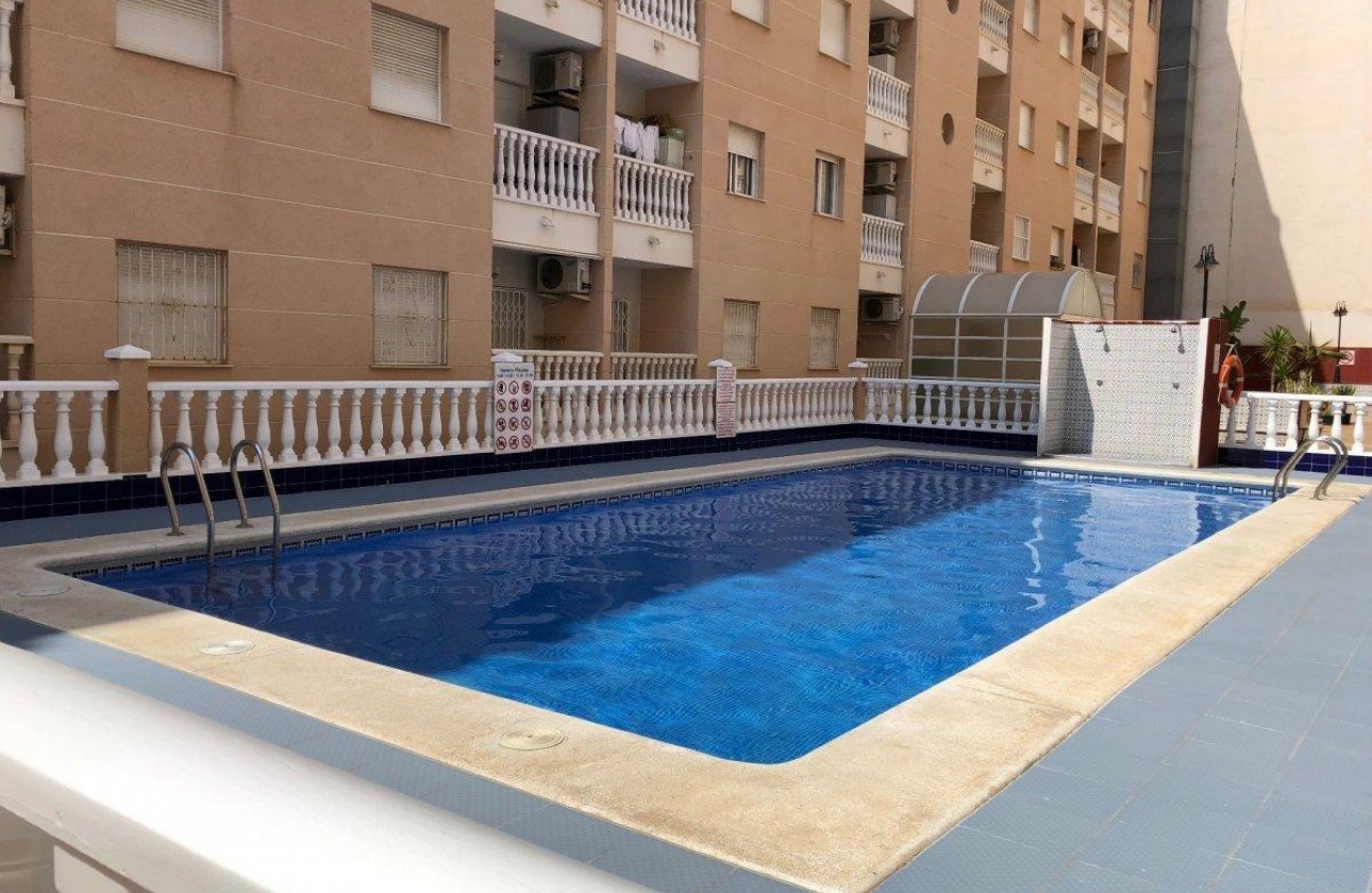 Resale - Apartment - Torrevieja - Estacion de autobuses