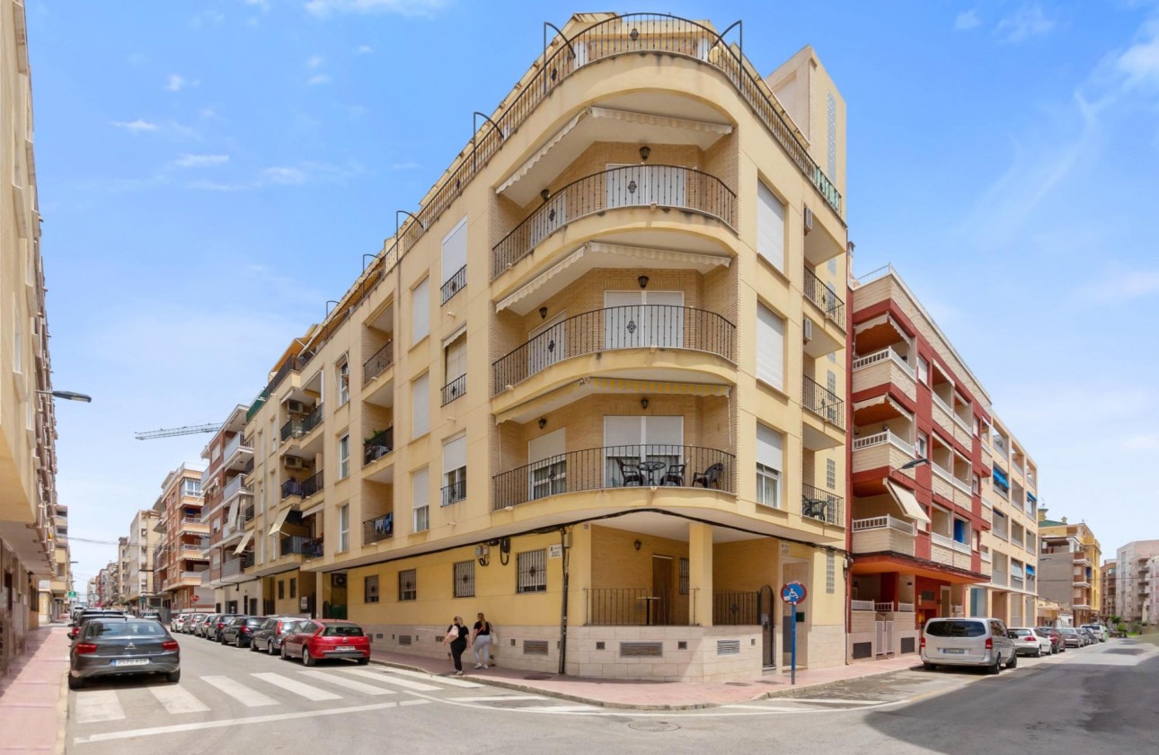 Resale - Apartment - Torrevieja - Estacion de autobuses